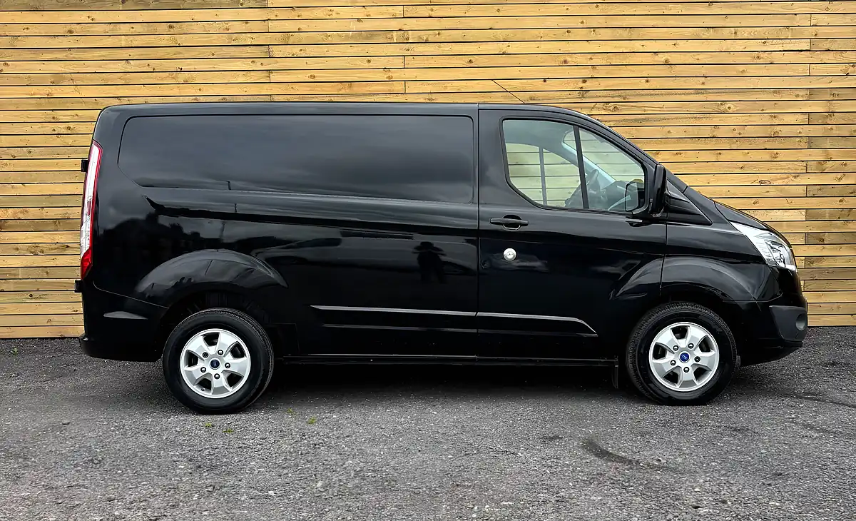 Used 2016 Ford Transit Custom Limited Black - Interior and Exterior details 2