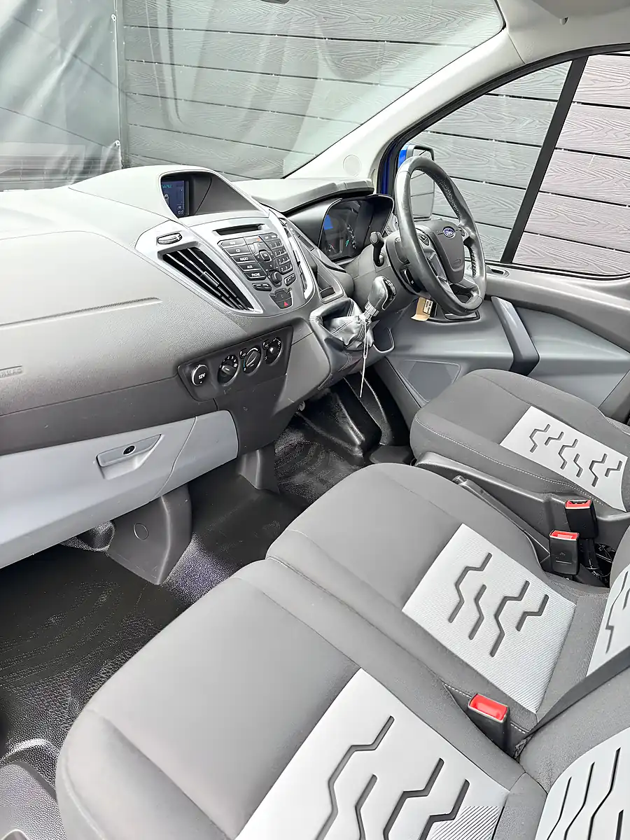 Used 2016 Ford Transit Custom Limited Blue - Interior and Exterior details 10