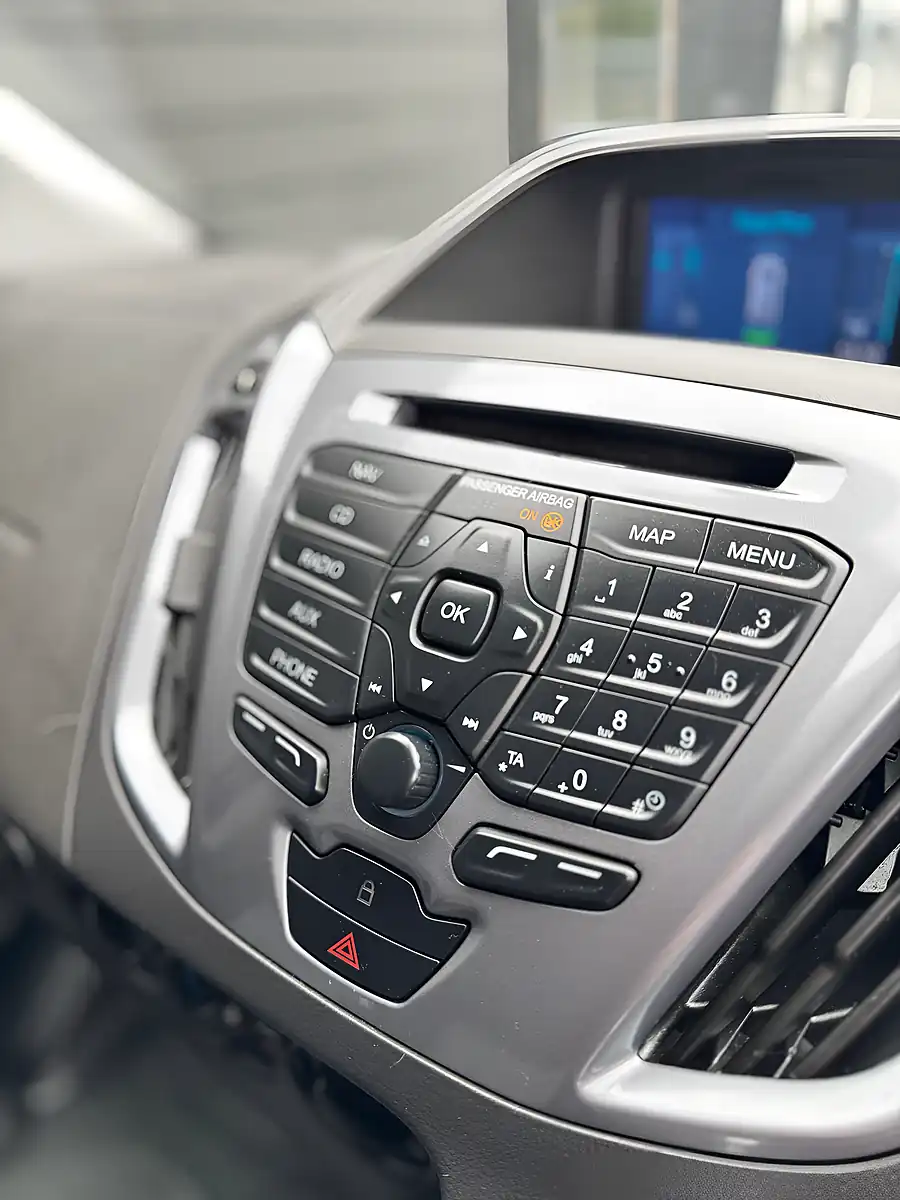 Used 2016 Ford Transit Custom Limited Blue - Interior and Exterior details 16