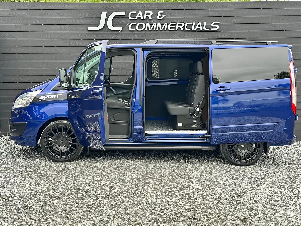 Used 2016 Ford Transit Custom Limited Blue - Interior and Exterior details 9