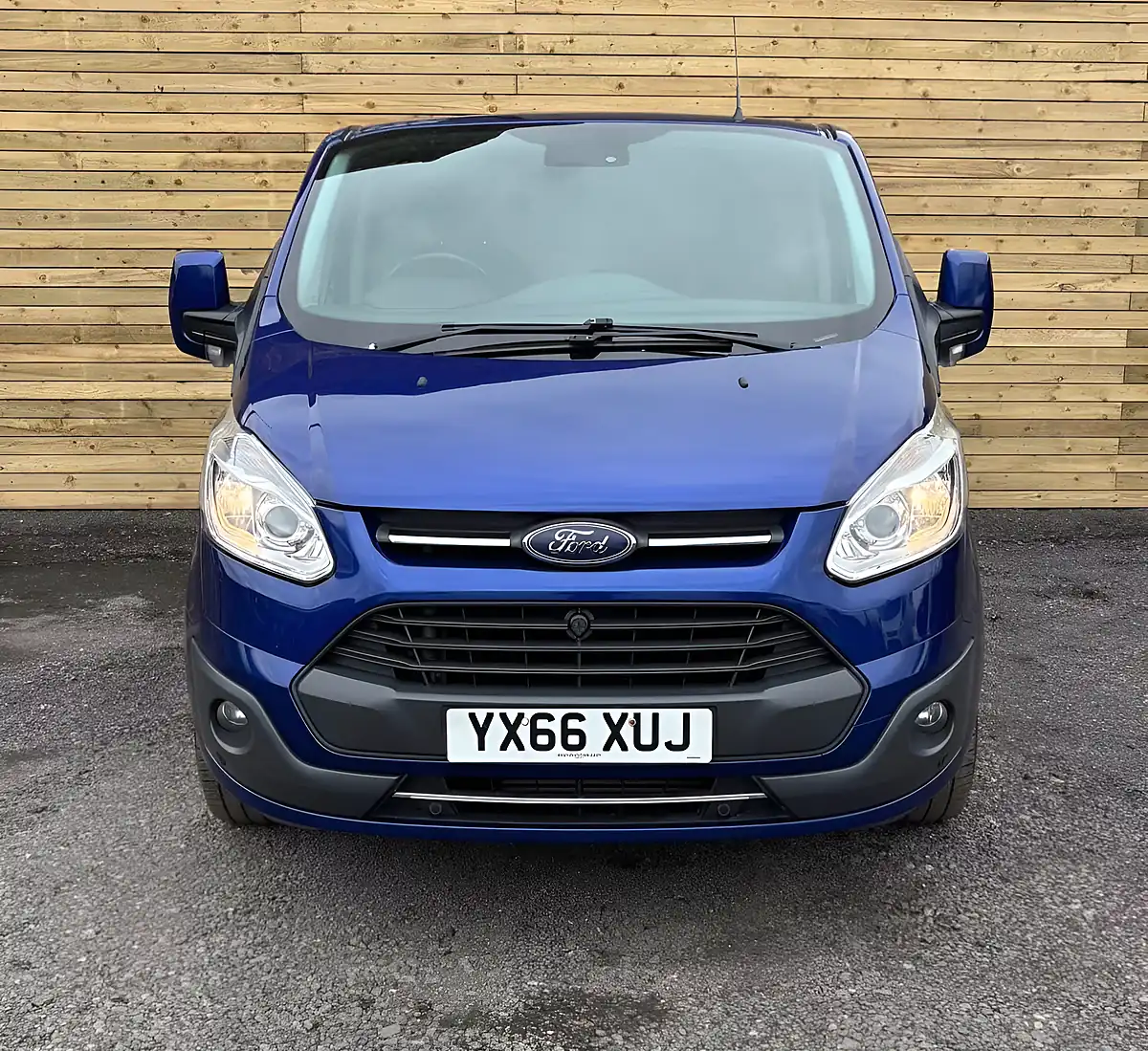Used 2016 Ford Transit Custom Limited Blue - Interior and Exterior details 15