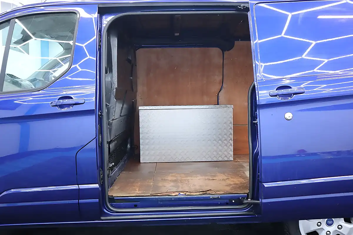 Used 2016 Ford Transit Custom Limited Blue - Interior and Exterior details 13