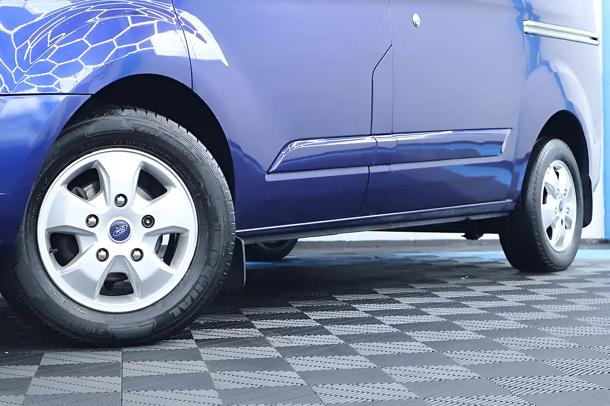 Used 2016 Ford Transit Custom Limited Blue - Interior and Exterior details 8