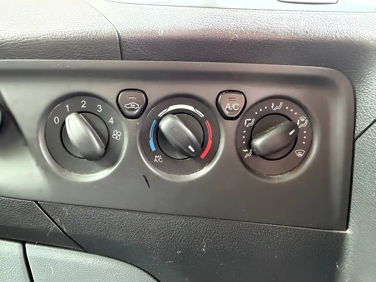 Used 2016 Ford Transit Custom Limited Silver - Interior and Exterior details 12