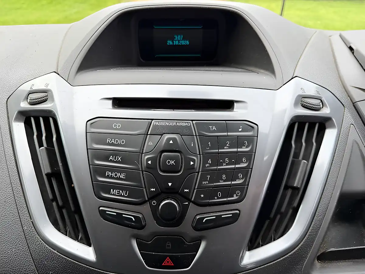 Used 2016 Ford Transit Custom Limited Silver - Interior and Exterior details 13
