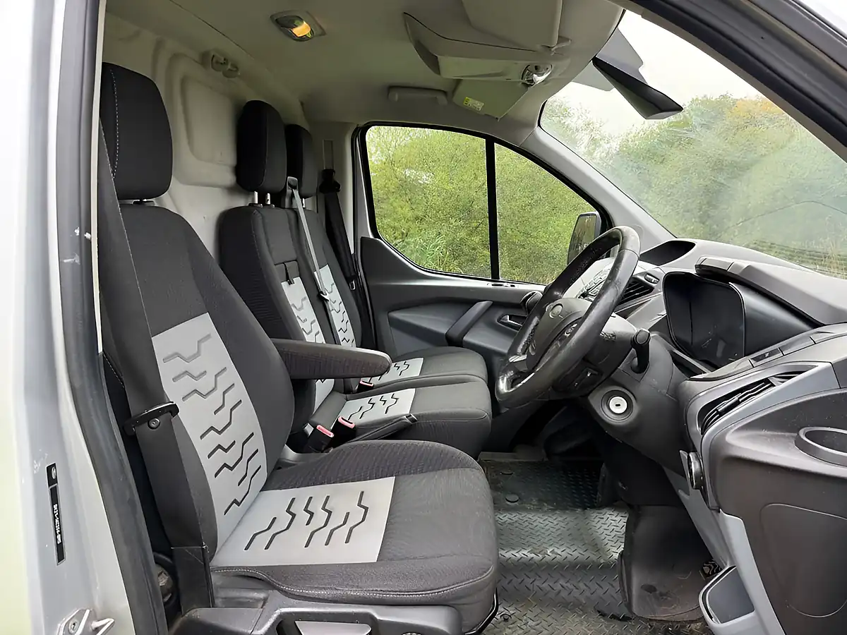 Used 2016 Ford Transit Custom Limited Silver - Interior and Exterior details 17