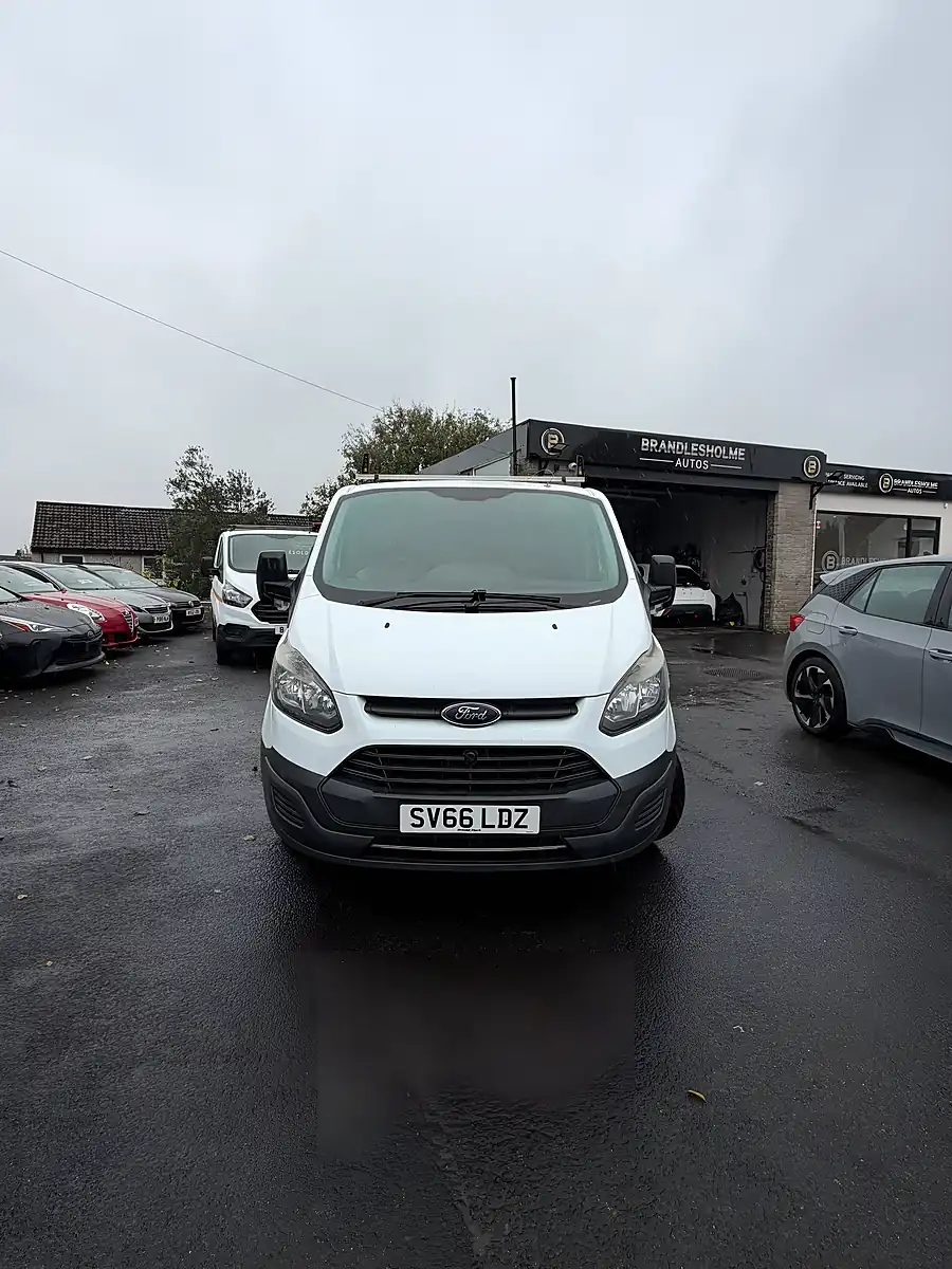 Used 2016 Ford Transit Custom Low Roof White - Interior and Exterior details 3