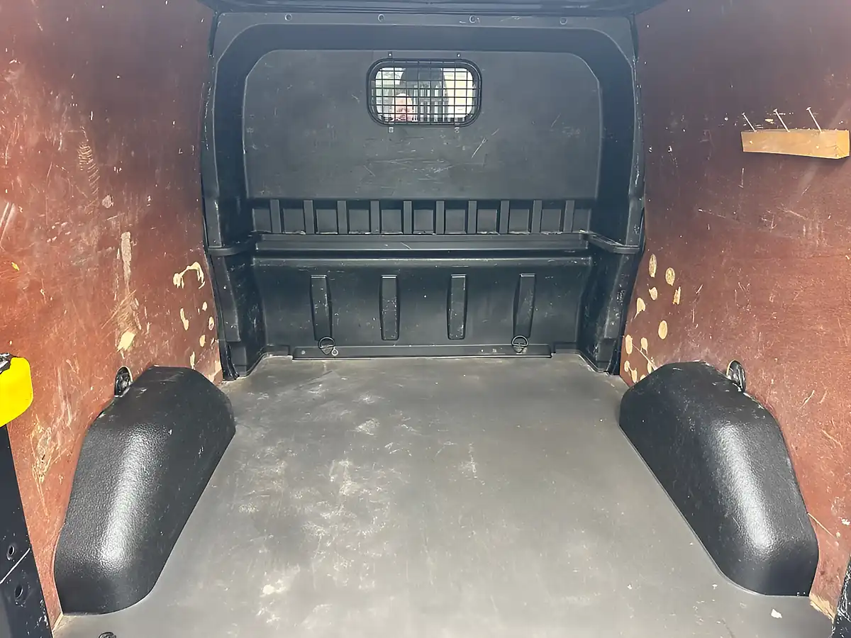 Used 2016 Ford Transit Custom Trend Black - Interior and Exterior details 12