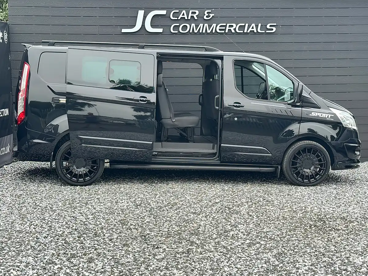 Used 2016 Ford Transit Custom Trend Black - Interior and Exterior details 3
