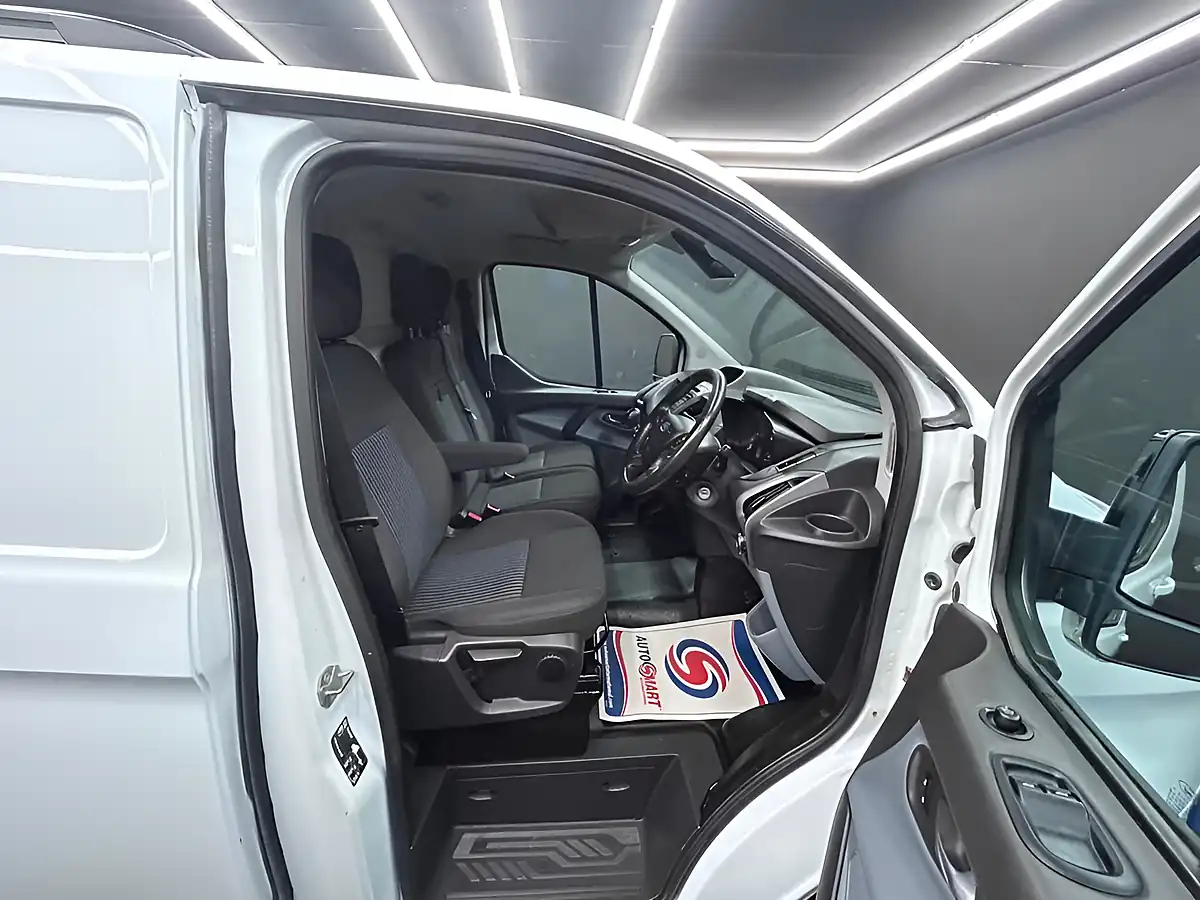 Used 2016 Ford Transit Custom Trend White - Interior and Exterior details 16