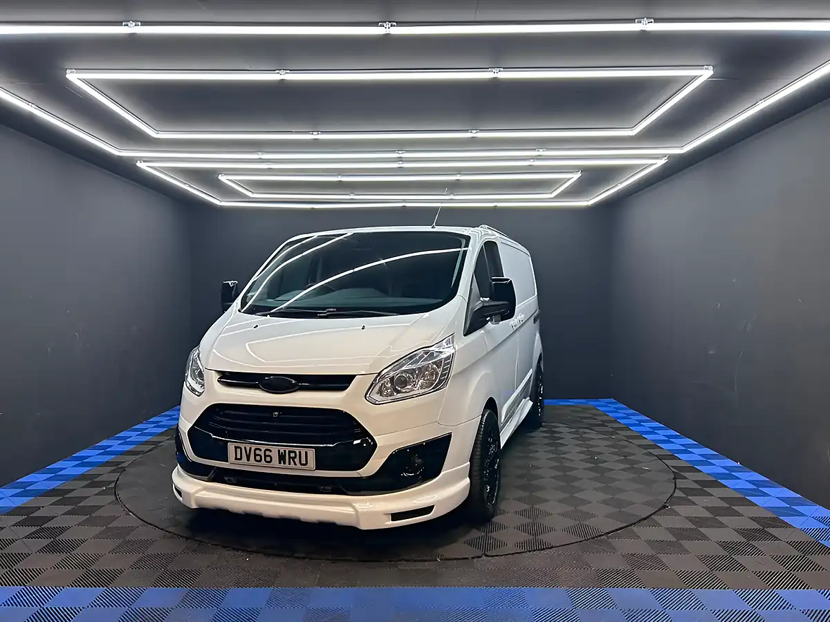 Used 2016 Ford Transit Custom Trend White - Interior and Exterior details 7