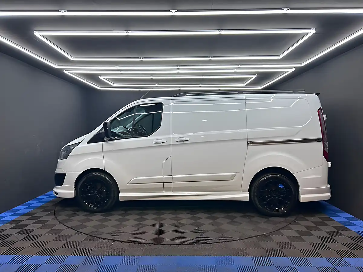 Used 2016 Ford Transit Custom Trend White - Interior and Exterior details 9