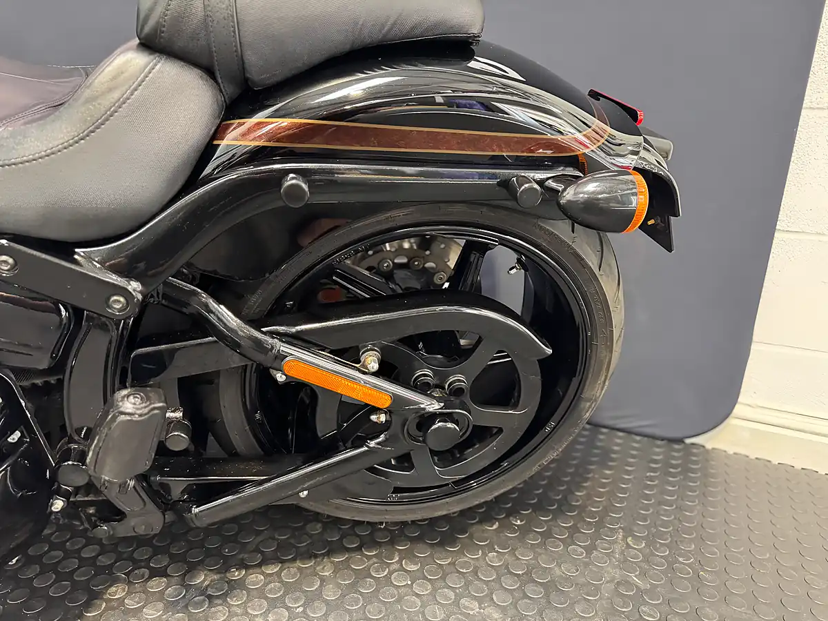 Used 2016 Harley-Davidson Breakout Pro Street - Interior and Exterior details 17