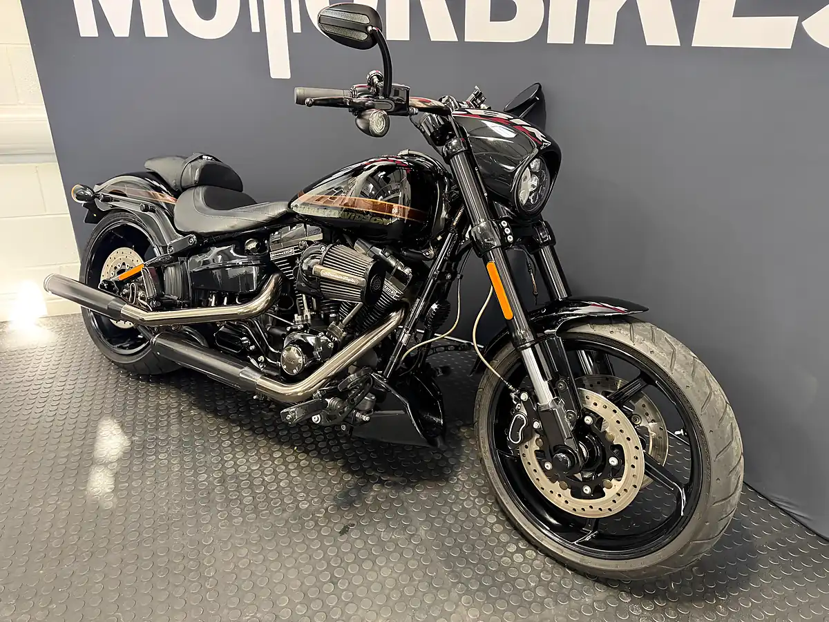 Used 2016 Harley-Davidson Breakout Pro Street - Interior and Exterior details 5