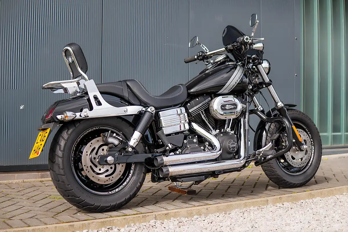Used 2016 Harley-Davidson Fat Bob Dyna Vivid Black - Interior and Exterior details 6