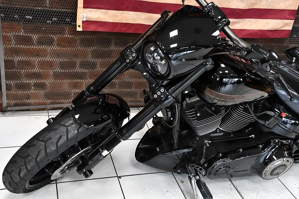 Used 2016 Harley-Davidson Fxsbe Breakout Cvo Black - Interior and Exterior details 10
