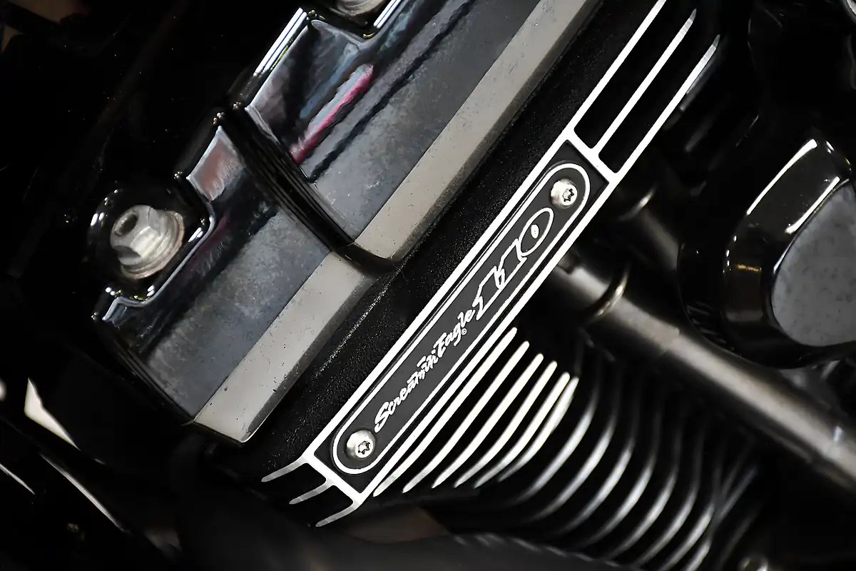 Used 2016 Harley-Davidson Fxsbe Breakout Cvo Black - Interior and Exterior details 14