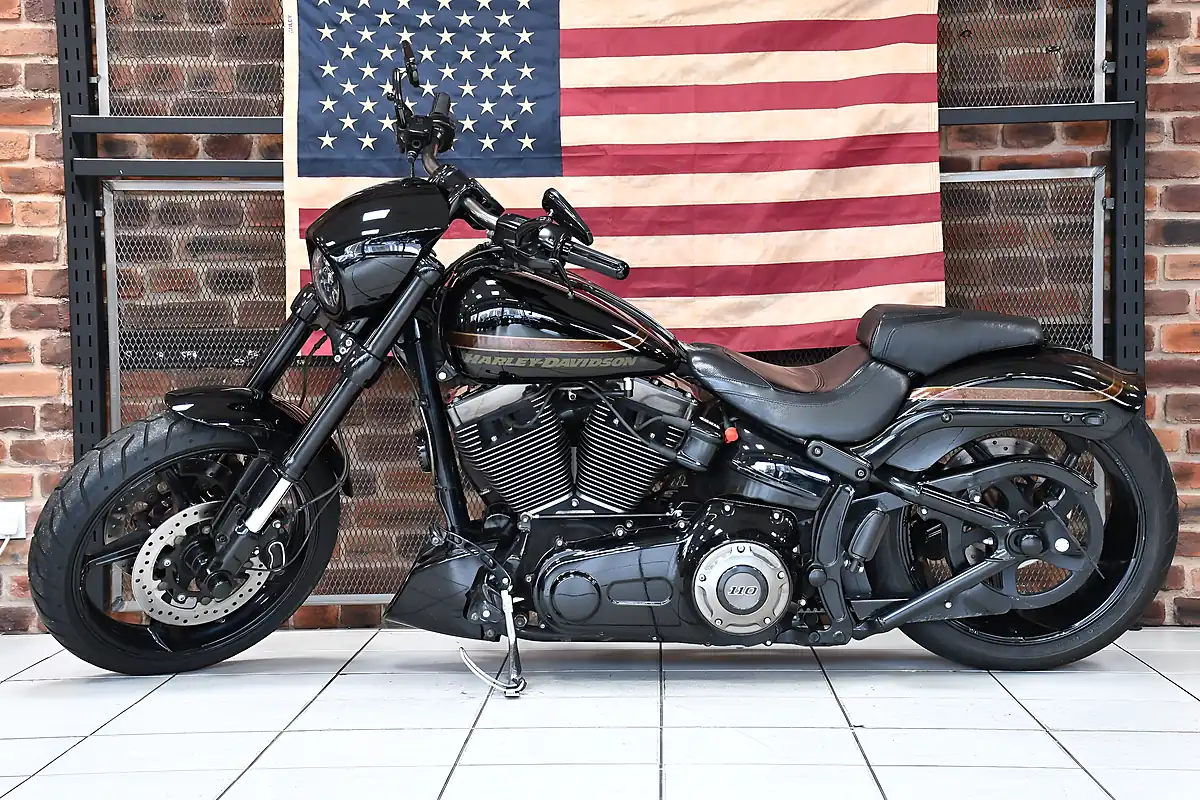 Used 2016 Harley-Davidson Fxsbe Breakout Cvo Black - Interior and Exterior details 7