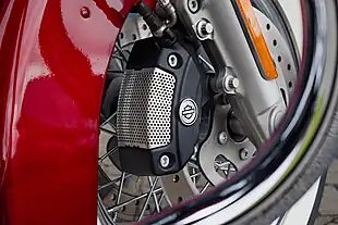 Used 2016 Harley-Davidson Road King Classic Velocity Red Sunglo - Interior and Exterior details 12