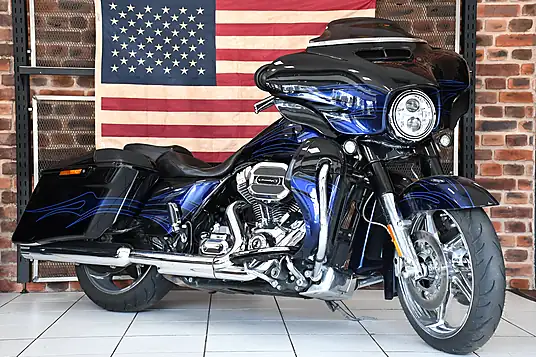 2016 Harley-Davidson Street Glide CVO FLHXSE