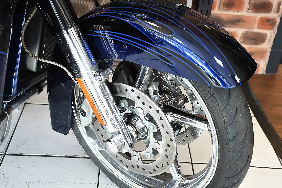 Used 2016 Harley-Davidson Street Glide Cvo Flhxse Multi-Coloured - Interior and Exterior details 19