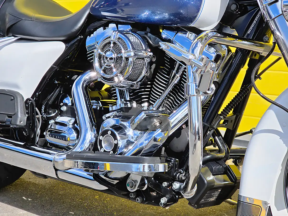 Used 2016 Harley-Davidson Touring Road King White - Interior and Exterior details 11
