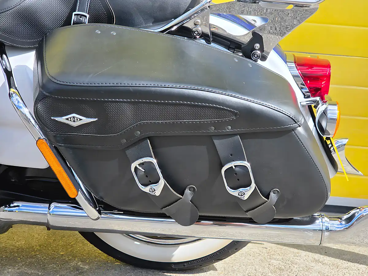 Used 2016 Harley-Davidson Touring Road King White - Interior and Exterior details 16