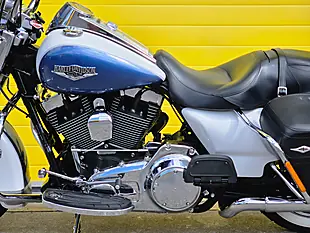 Used 2016 Harley-Davidson Touring Road King White - Interior and Exterior details 17