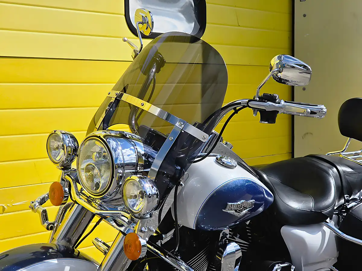 Used 2016 Harley-Davidson Touring Road King White - Interior and Exterior details 20