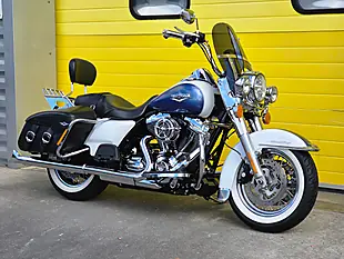 Used 2016 Harley-Davidson Touring Road King White - Interior and Exterior details 3