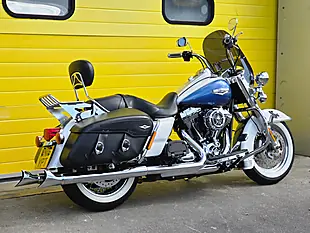 Used 2016 Harley-Davidson Touring Road King White - Interior and Exterior details 4
