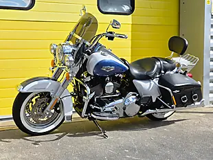 Used 2016 Harley-Davidson Touring Road King White - Interior and Exterior details 7