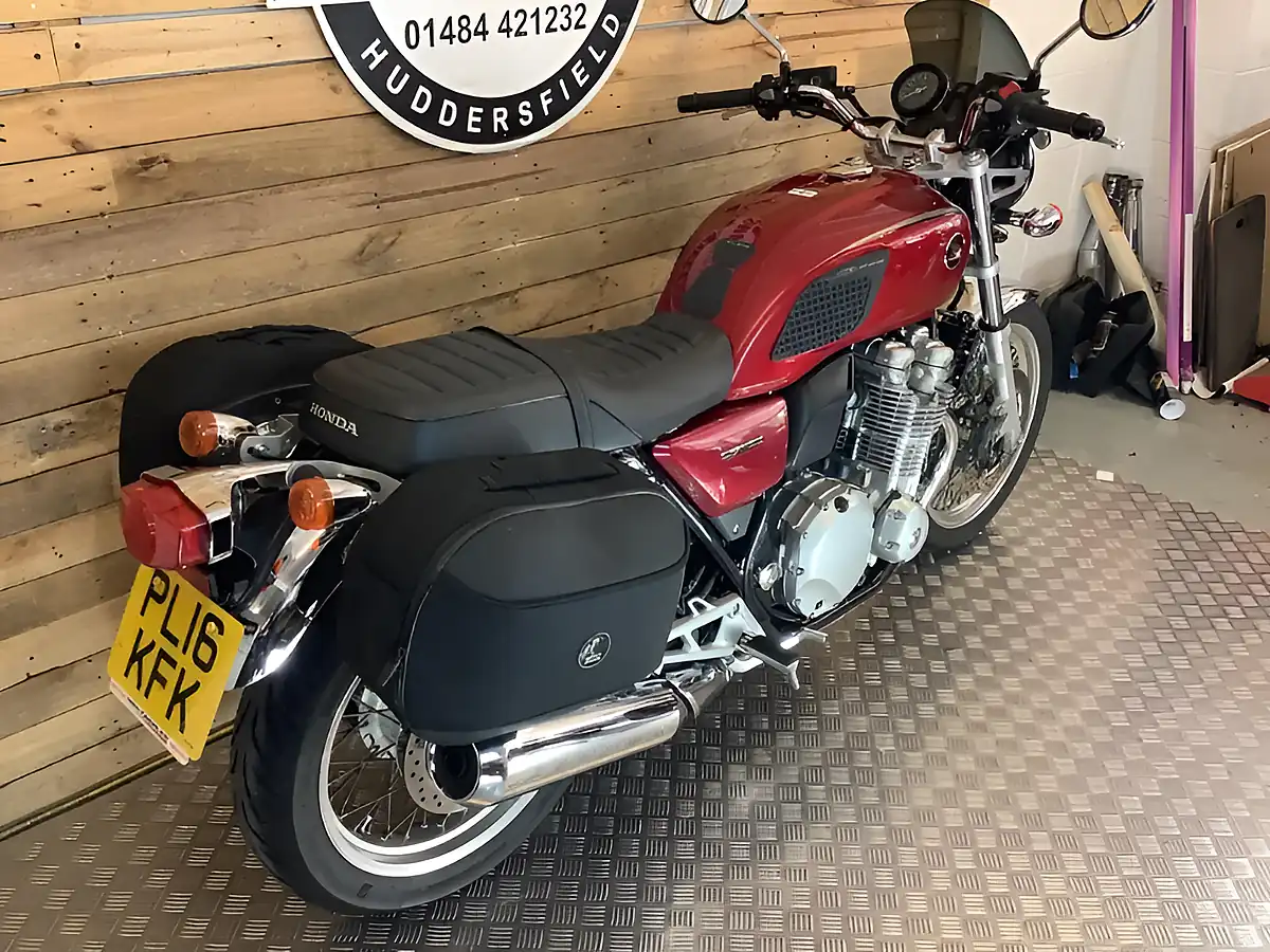 Used 2016 Honda Cb 1100 Red - Interior and Exterior details 4
