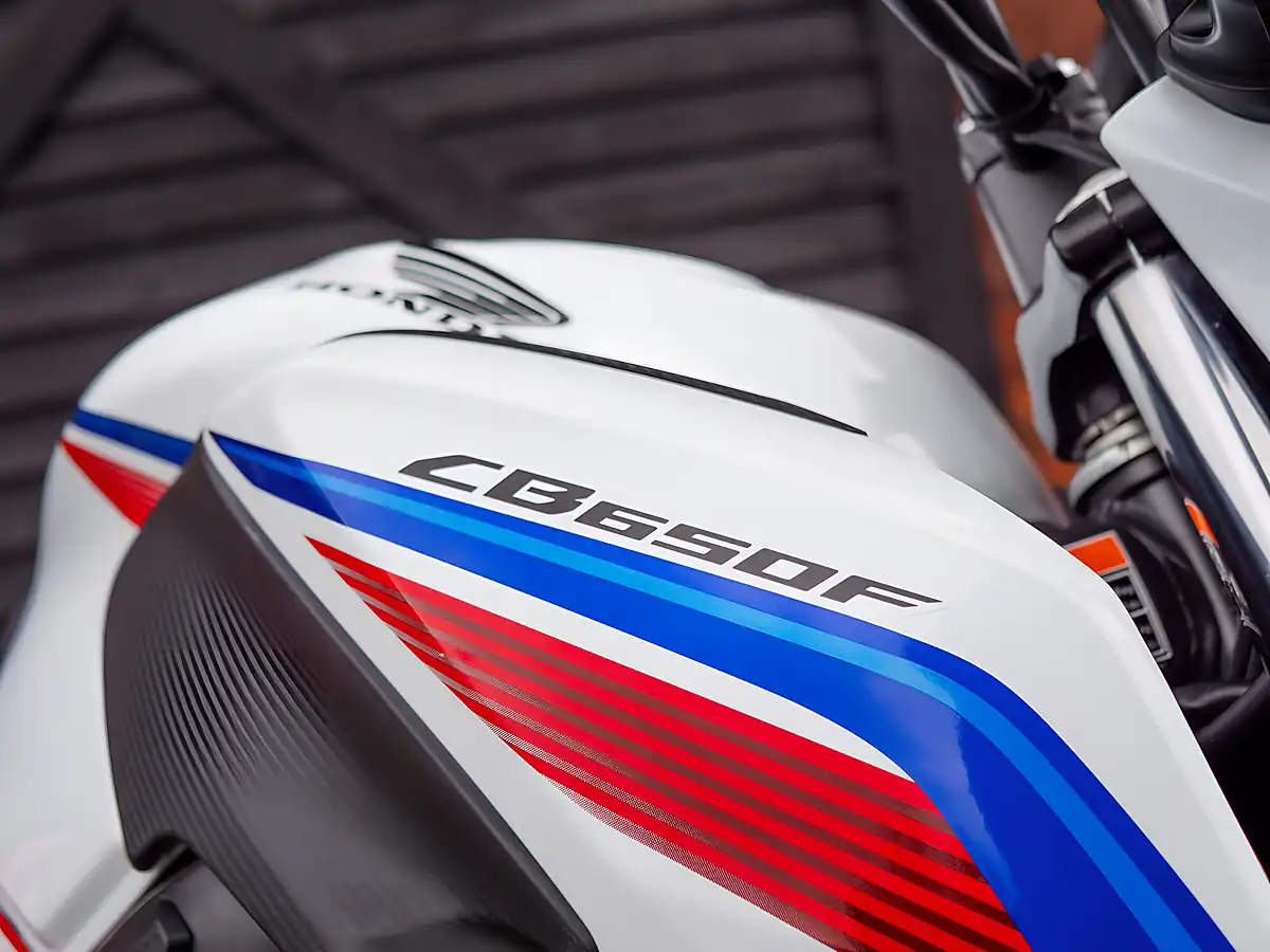 Used 2016 Honda Cb 650 F White - Interior and Exterior details 7
