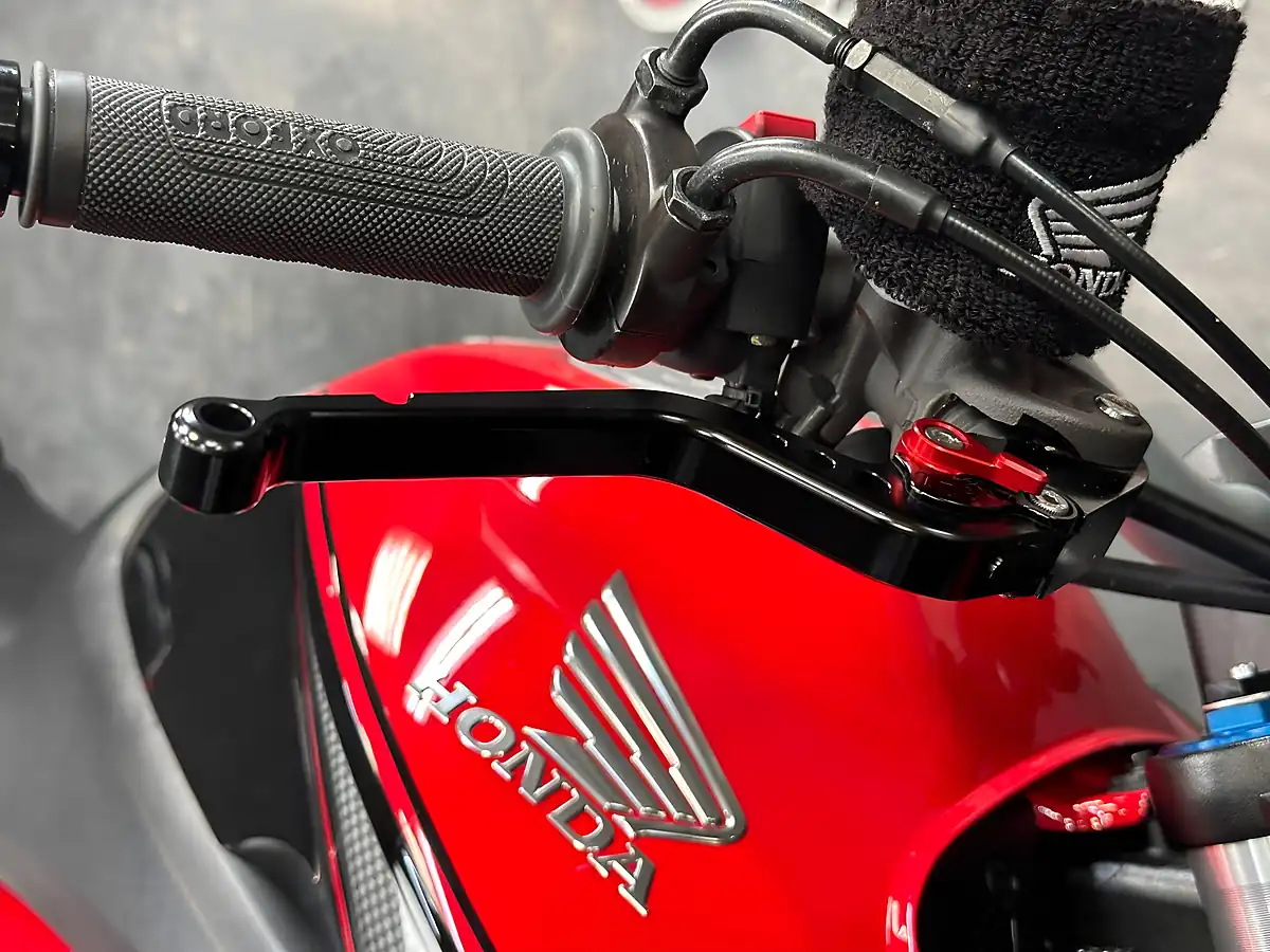 Used 2016 Honda CB1000R 1000 Red - Interior and Exterior details 14
