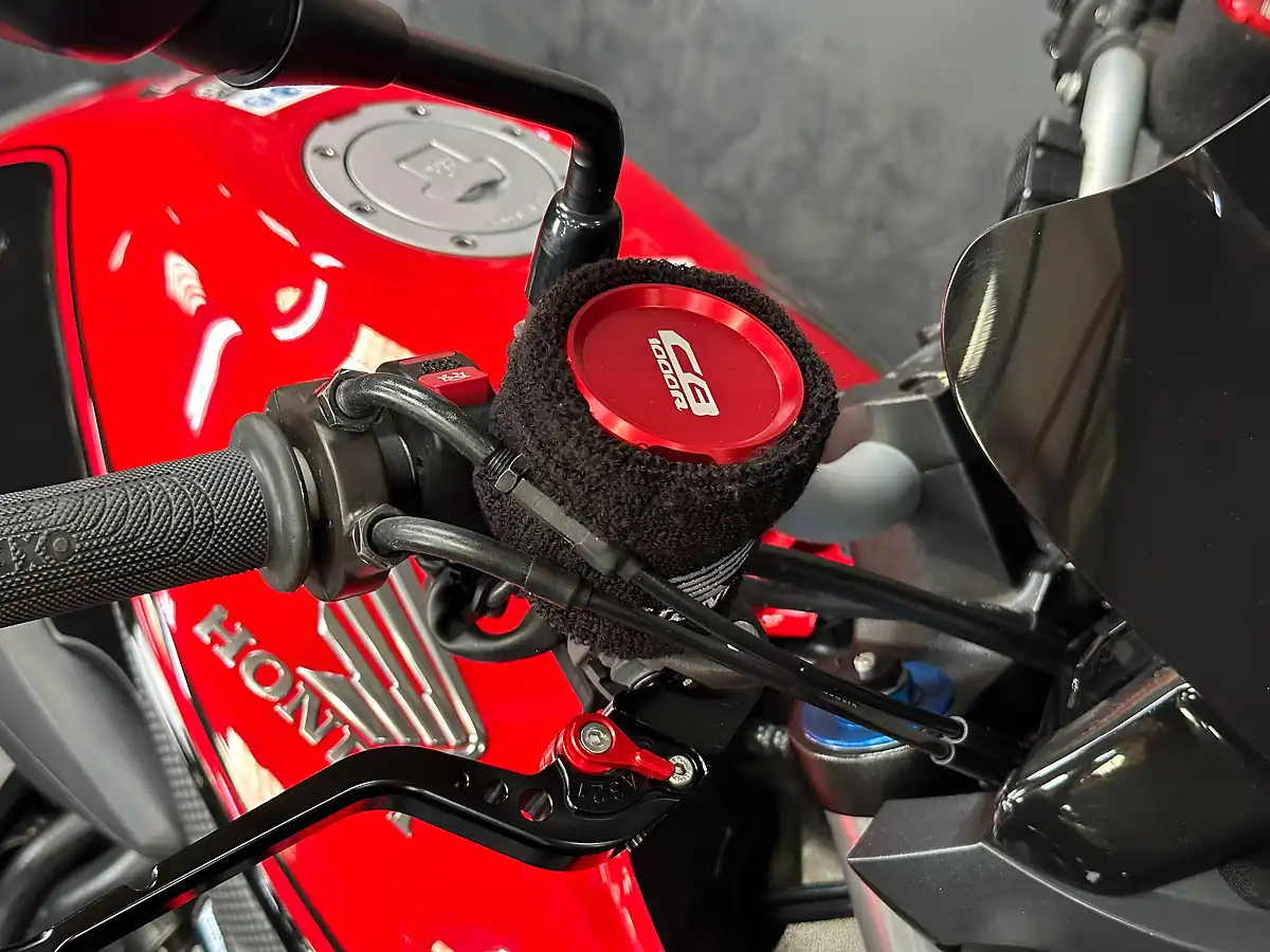 Used 2016 Honda CB1000R 1000 Red - Interior and Exterior details 15
