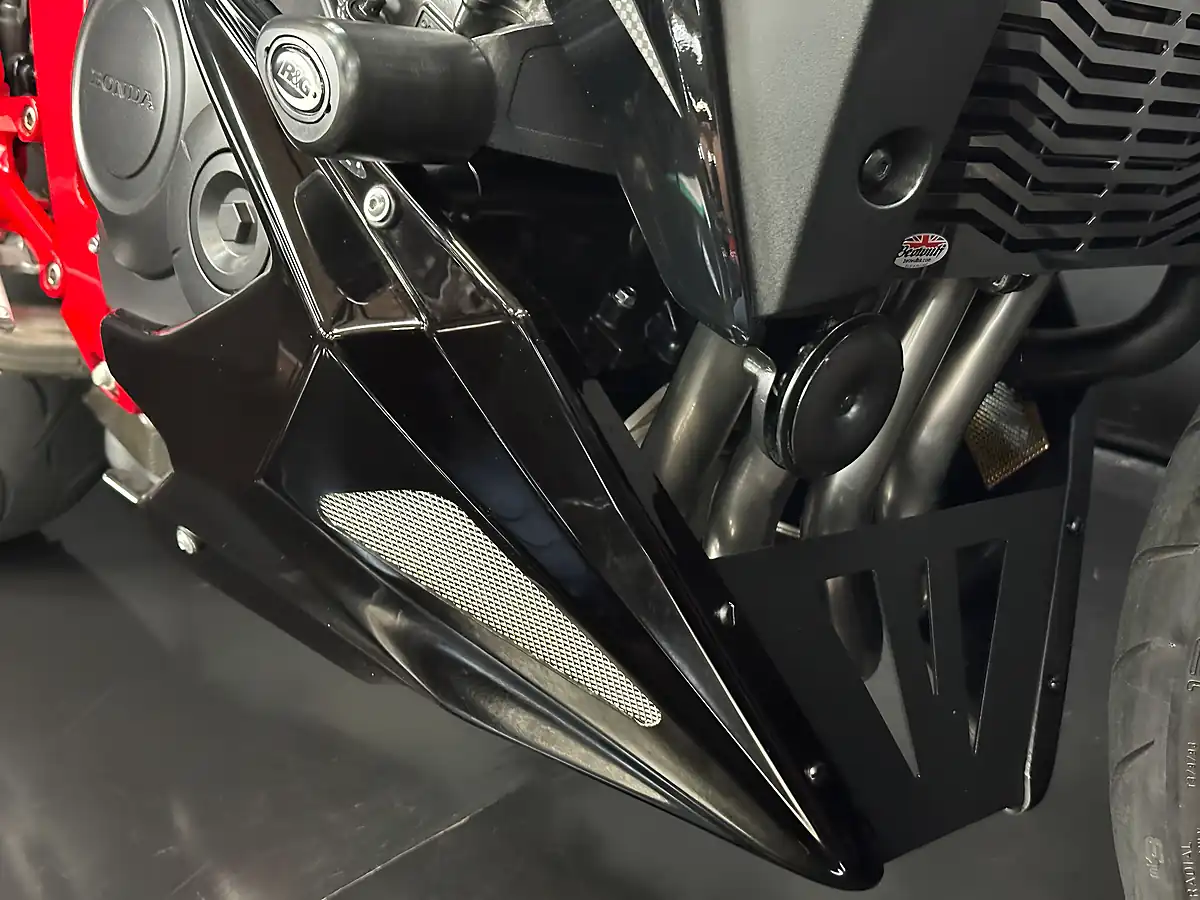 Used 2016 Honda CB1000R 1000 Red - Interior and Exterior details 18