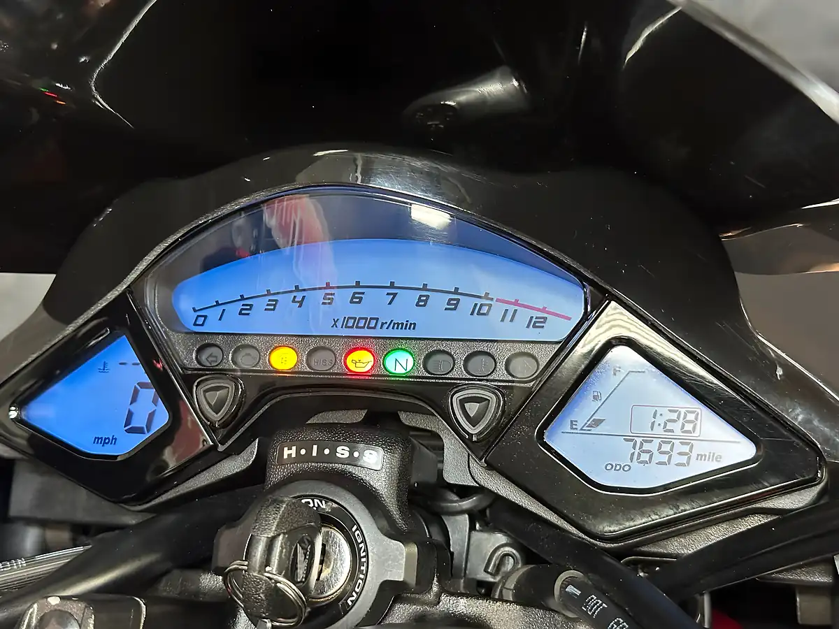 Used 2016 Honda CB1000R 1000 Red - Interior and Exterior details 3