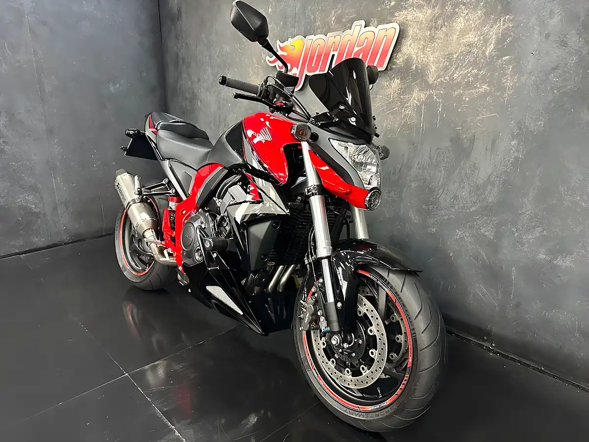 Used 2016 Honda CB1000R 1000 Red - Interior and Exterior details 4