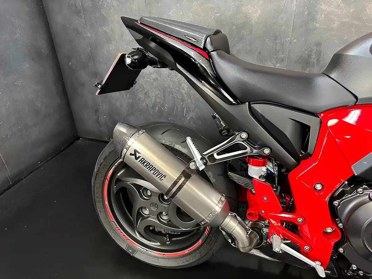 Used 2016 Honda CB1000R 1000 Red - Interior and Exterior details 7