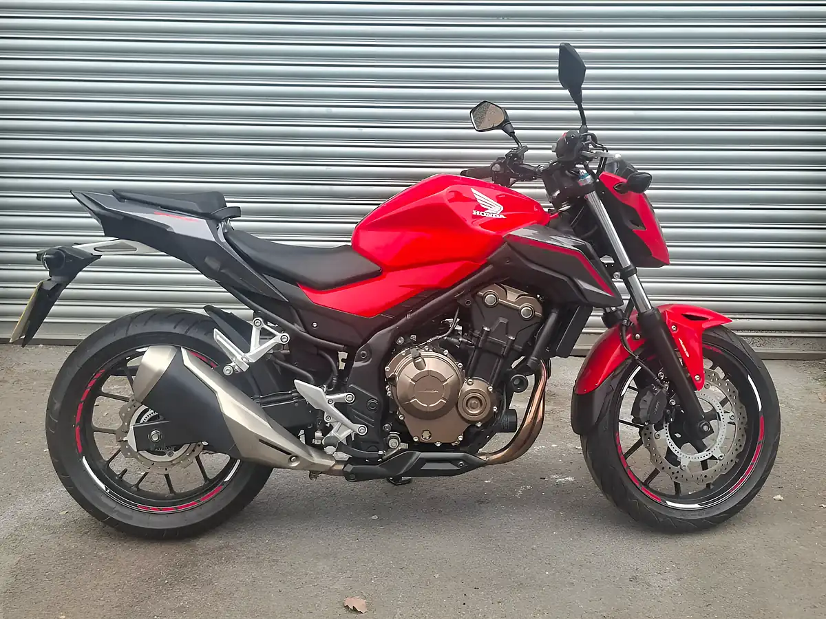 Used 2016 Honda CB500 Red - Interior and Exterior details 10