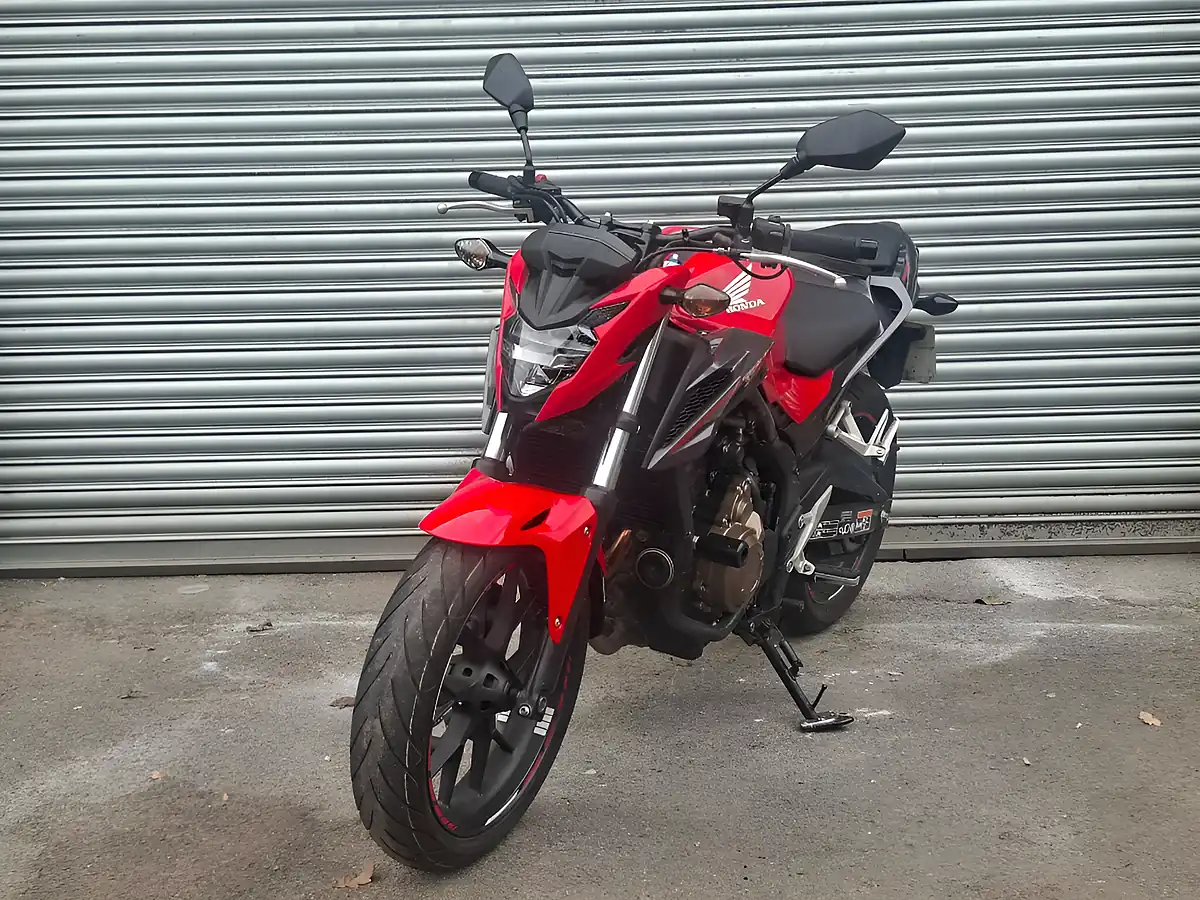 Used 2016 Honda CB500 Red - Interior and Exterior details 3