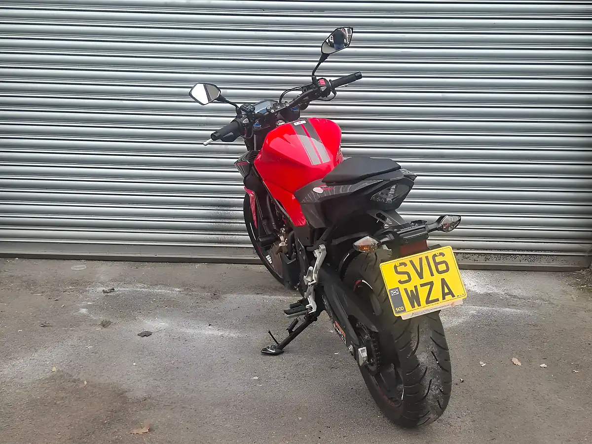 Used 2016 Honda CB500 Red - Interior and Exterior details 7