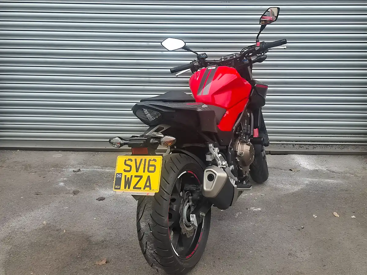 Used 2016 Honda CB500 Red - Interior and Exterior details 8