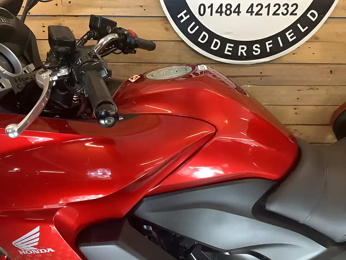Used 2016 Honda Cbf GT Red - Interior and Exterior details 11