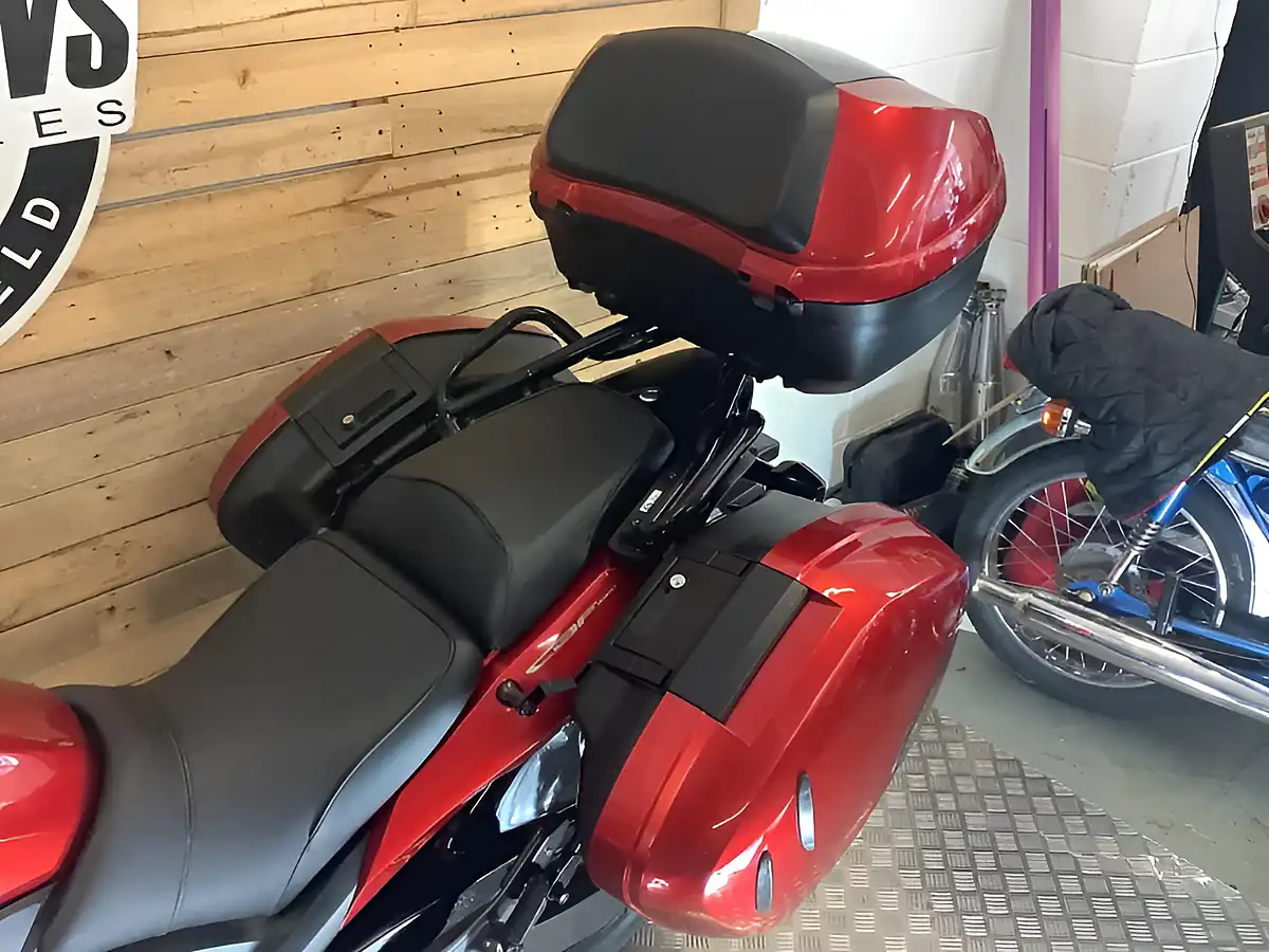 Used 2016 Honda Cbf GT Red - Interior and Exterior details 13