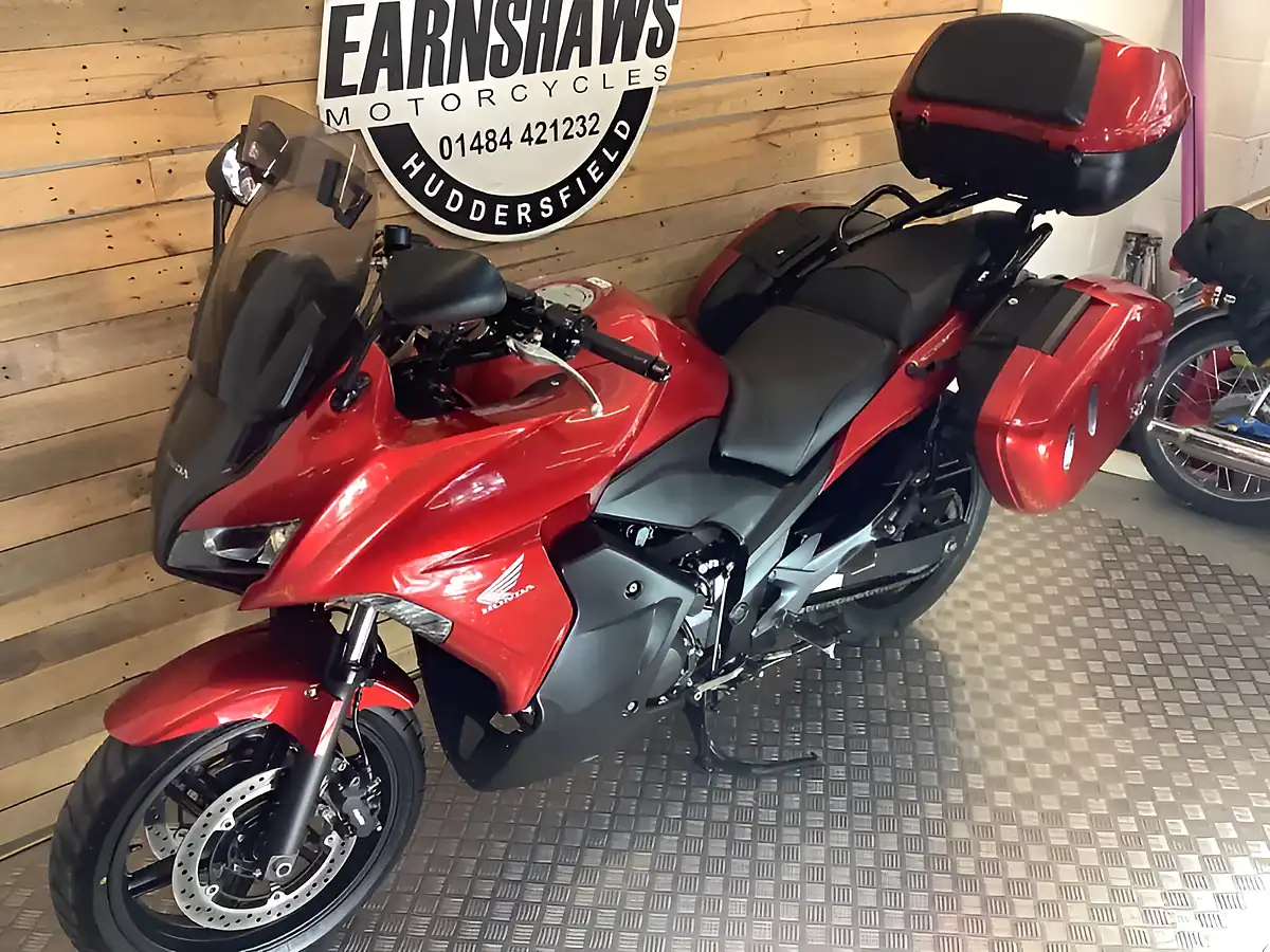 Used 2016 Honda Cbf GT Red - Interior and Exterior details 3