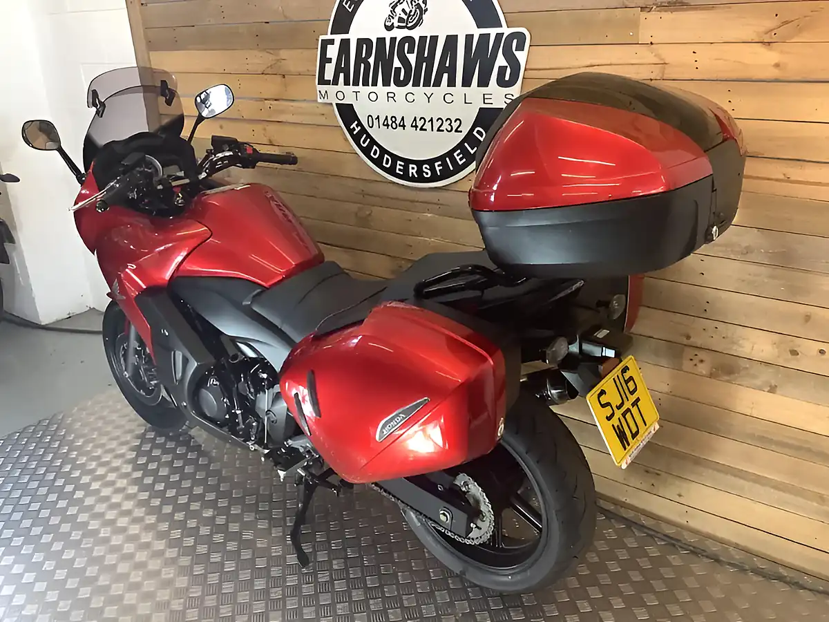 Used 2016 Honda Cbf GT Red - Interior and Exterior details 6