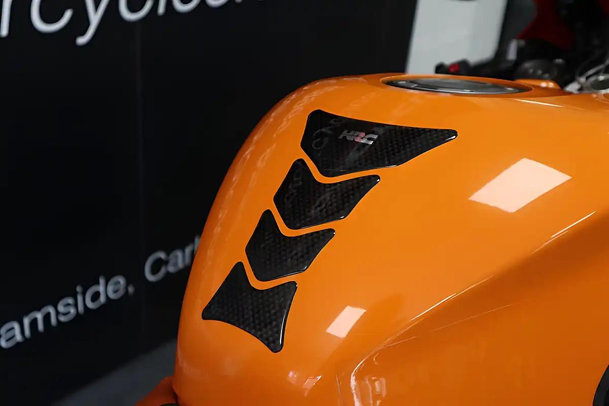 Used 2016 Honda CBR1000RA-G Repsol Fireblade Orange - Interior and Exterior details 12