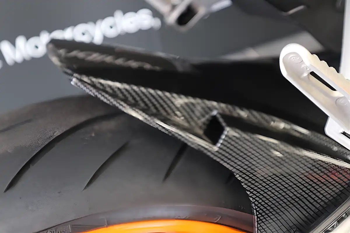 Used 2016 Honda CBR1000RA-G Repsol Fireblade Orange - Interior and Exterior details 13